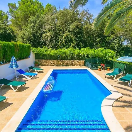 Pepa Villa *